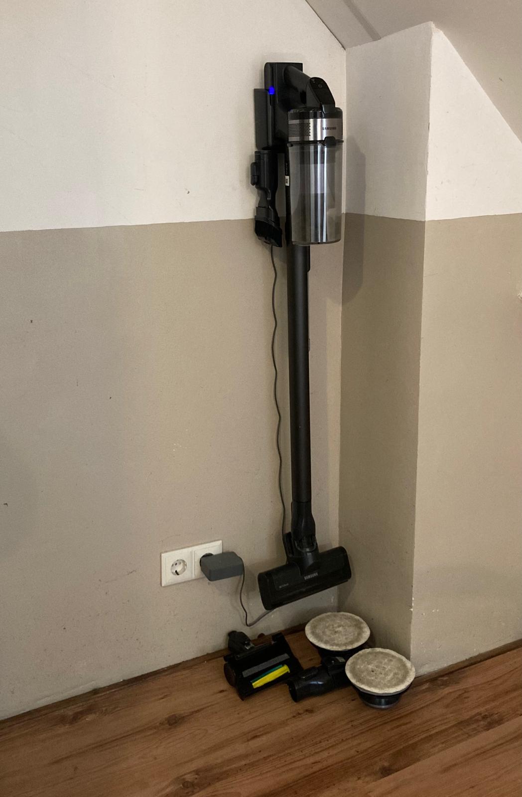 Accesorios esparcidos por el suelo sin KlickDok